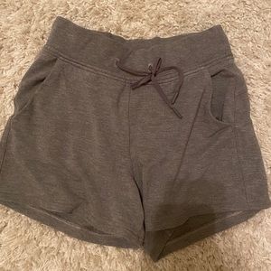 Lulu lemon shorts (similar to on the fly shorts)